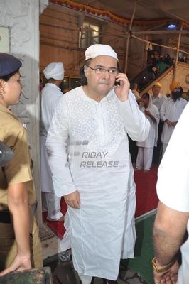 Amitabh Bachchan, Dilip Kumar among Bollywood Celebs at the prayer meet for actor Pran