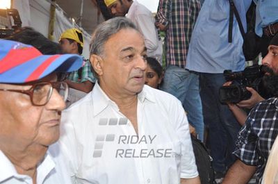 Amitabh Bachchan, Dilip Kumar among Bollywood Celebs at the prayer meet for actor Pran