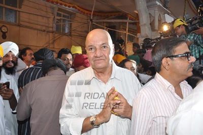 Amitabh Bachchan, Dilip Kumar among Bollywood Celebs at the prayer meet for actor Pran
