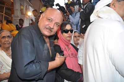 Amitabh Bachchan, Dilip Kumar among Bollywood Celebs at the prayer meet for actor Pran