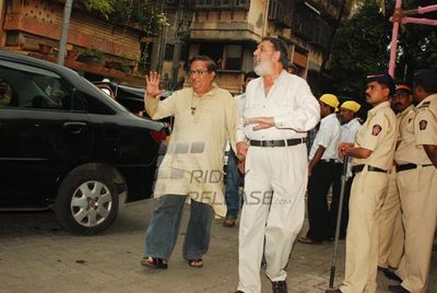 Amitabh Bachchan, Dilip Kumar among Bollywood Celebs at the prayer meet for actor Pran