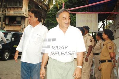 Amitabh Bachchan, Dilip Kumar among Bollywood Celebs at the prayer meet for actor Pran