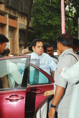 Amitabh Bachchan, Dilip Kumar among Bollywood Celebs at the prayer meet for actor Pran