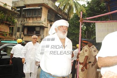 Amitabh Bachchan, Dilip Kumar among Bollywood Celebs at the prayer meet for actor Pran