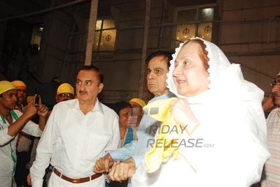 Amitabh Bachchan, Dilip Kumar among Bollywood Celebs at the prayer meet for actor Pran