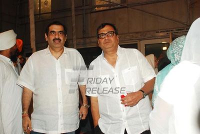 Amitabh Bachchan, Dilip Kumar among Bollywood Celebs at the prayer meet for actor Pran