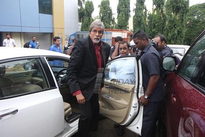 Amitabh Bachchan shoots for Kalyan Jewellers ad film with South stars