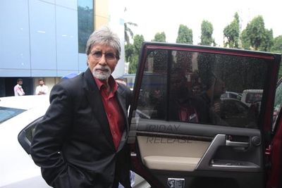 Amitabh Bachchan shoots for Kalyan Jewellers ad film with South stars