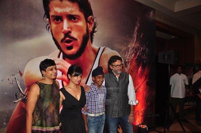 Farhan Akhtar, Sonam Kapoor, Prakash Raj at film 'BHAAG MILKHA BHAAG' success party