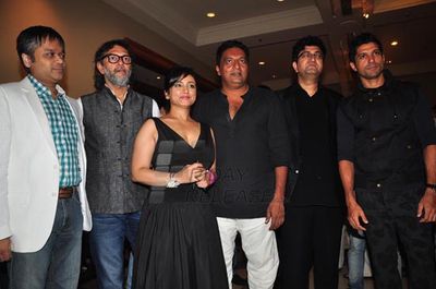 Farhan Akhtar, Sonam Kapoor, Prakash Raj at film 'BHAAG MILKHA BHAAG' success party