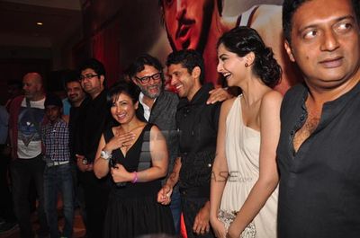 Farhan Akhtar, Sonam Kapoor, Prakash Raj at film 'BHAAG MILKHA BHAAG' success party