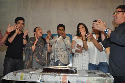 Film 'BAJATEY RAHO' press meet with Ravi Kishan\'s birthday