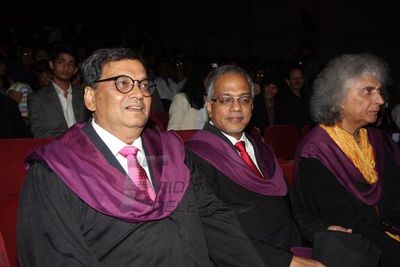 Amitabh Bachchan with musicians Pandit Shivkumar Sharma and Hariprasad Chaurasia felicitated