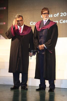 Amitabh Bachchan with musicians Pandit Shivkumar Sharma and Hariprasad Chaurasia felicitated