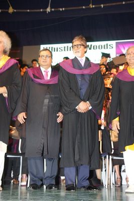 Amitabh Bachchan with musicians Pandit Shivkumar Sharma and Hariprasad Chaurasia felicitated