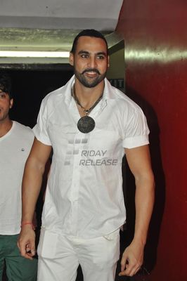 Bolly Celebs at film Ramaiya Vastavaiya special screening