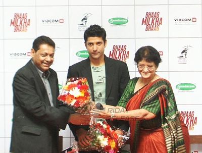 Farhan Akhtar Promotes 'Bhaag Milkha Bhaag' in his own school