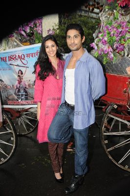 Prateik Babbar and Amyra Dastur promoting 'ISSAQ' with special baggi ride