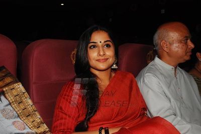 Eminent Personalities at 'A Tribute to Ustad Shafaat Ahmed Khan' concert