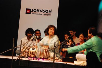 Eminent Personalities at 'A Tribute to Ustad Shafaat Ahmed Khan' concert
