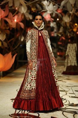India Bridal Fashion Week Delhi 2013 - Sonam Kapoor as the showstopper