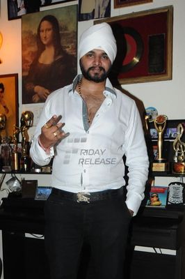 Bappi Lahiri unveils Ramji Gulati's album 'Saturday Night Hona Hai Tight'