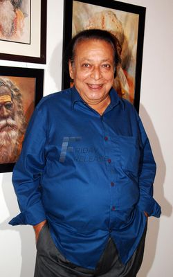 Actor Dinesh Hingoo inaugurates Artist Aku Jha's Painting Exhibition at Jahangir Art Gallery