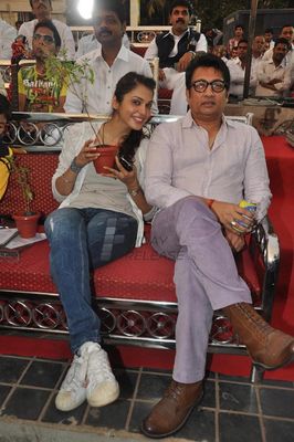 Farhan Akhtar, Randhir Kapoor, Isha Koppikar at GO GREEN Campaign on WORLD ENVIRONMENT DAY