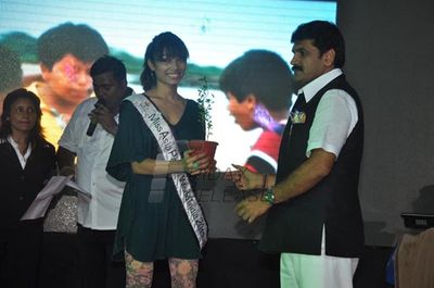 Farhan Akhtar, Randhir Kapoor, Isha Koppikar at GO GREEN Campaign on WORLD ENVIRONMENT DAY