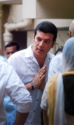 Bolly Celebs at actress Jiah Khan burial at Muslim Majlis burial ground