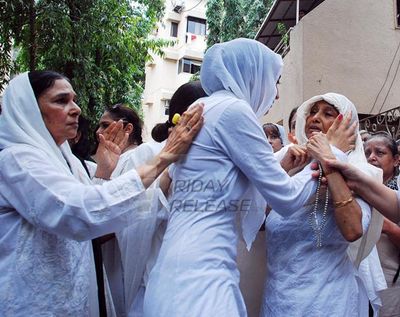 Bolly Celebs at actress Jiah Khan burial at Muslim Majlis burial ground
