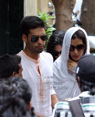 Bolly Celebs at actress Jiah Khan burial at Muslim Majlis burial ground