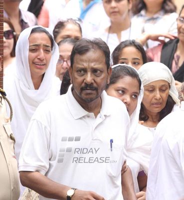 Bolly Celebs at actress Jiah Khan burial at Muslim Majlis burial ground