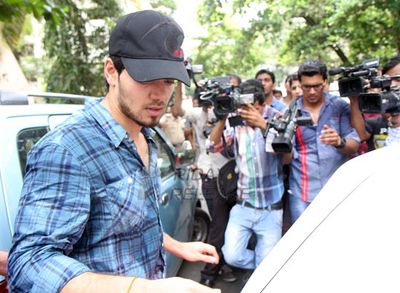 Bolly Celebs at actress Jiah Khan burial at Muslim Majlis burial ground