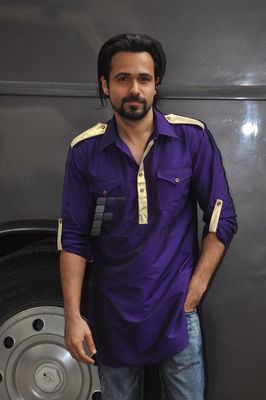 Handsome actor Emraan Hashmi at the shooting of 'Ghanchakkar'