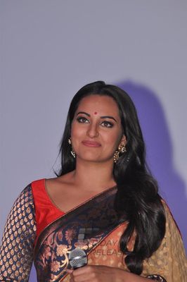 Ranveer Singh & Sonakshi Sinha at film 'Lootera' Music Launch
