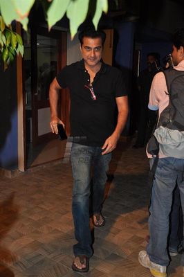 Bolly celebs including Aamir Khan and Prateik Babbar attended the condolence meet for Jiah Khan