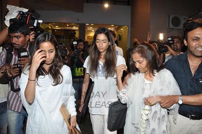 Bolly celebs including Aamir Khan and Prateik Babbar attended the condolence meet for Jiah Khan