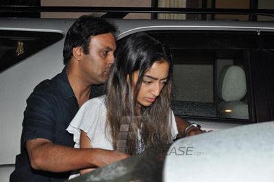 Bolly celebs including Aamir Khan and Prateik Babbar attended the condolence meet for Jiah Khan