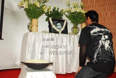 Bolly celebs including Aamir Khan and Prateik Babbar attended the condolence meet for Jiah Khan