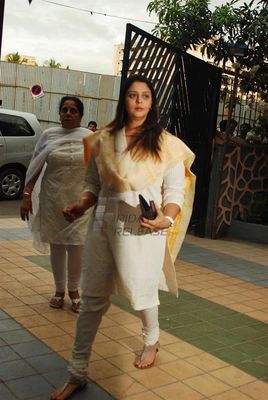 Bolly celebs including Aamir Khan and Prateik Babbar attended the condolence meet for Jiah Khan