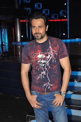Vidya Balan & Emraan Hashmi promote 'GHANCHAKKAR' on India's Dancing Superstar sets