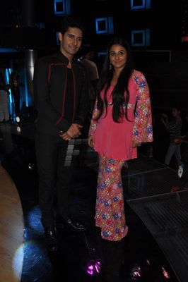 Vidya Balan & Emraan Hashmi promote 'GHANCHAKKAR' on India's Dancing Superstar sets
