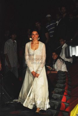 Shah Rukh Khan and Deepika Padukone graced the first look launch of their upcoming film 'Chennai Express'