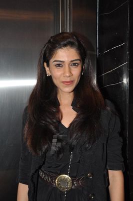 Divas Puja Gupta and Mia Uyeda graced the launch of Swimsuit Issue 2013