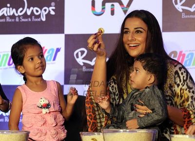 Lead pair from the film 'Ghanchakkar' Vidya Balan and Emraan Hashmi at the special fun lunch party to promote their film