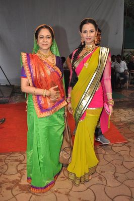 Eminent big and small screen stars graced the Star Parivaar Awards 2013