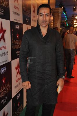 Eminent big and small screen stars graced the Star Parivaar Awards 2013