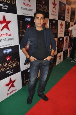 Eminent big and small screen stars graced the Star Parivaar Awards 2013