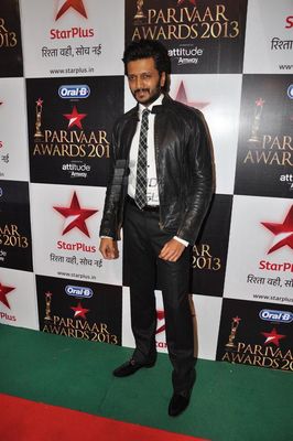 Eminent big and small screen stars graced the Star Parivaar Awards 2013